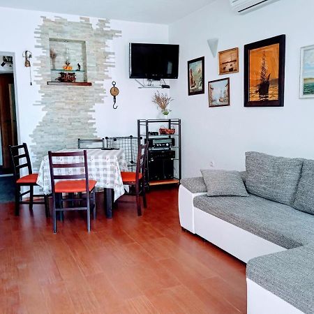 Harbour-Side Apartment With Beautiful Terrace Podgora Exteriör bild