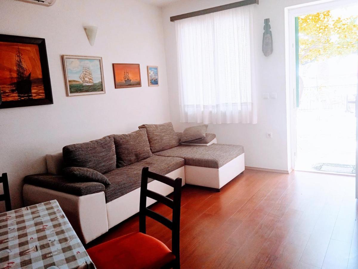 Harbour-Side Apartment With Beautiful Terrace Podgora Exteriör bild